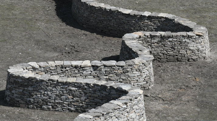 Artist Andy Goldsworthy’s <em>Walking Wall</em> installation at the Donald J. Hall Sculpture Park